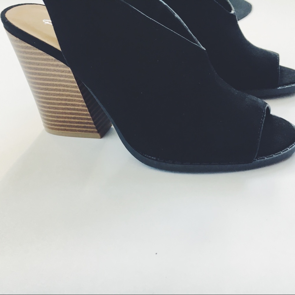 Last 1✨Kenzie Black Vegan Suede Ankle Strap Bootie - Picture 6 of 8